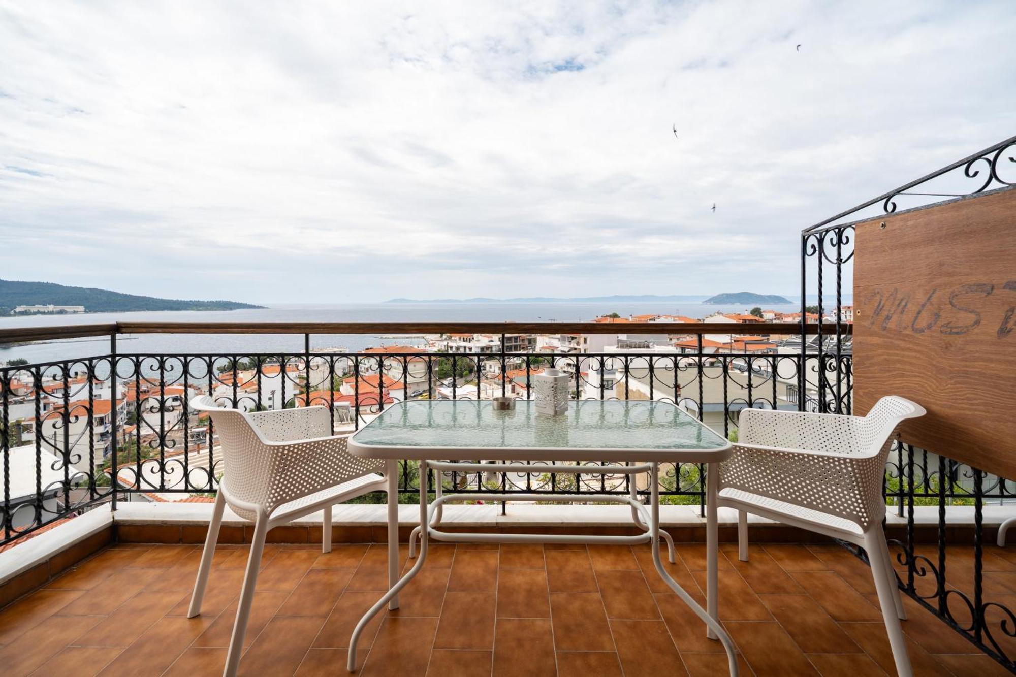 House Mistral Apartment เนโอสมาร์มาราส ภายนอก รูปภาพ